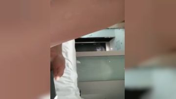 约了个颜值不错的极品少妇开房啪啪