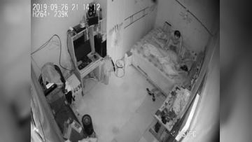 九月新流出破解家庭网络摄像头偷拍出租屋里外来工夫妻的性生活