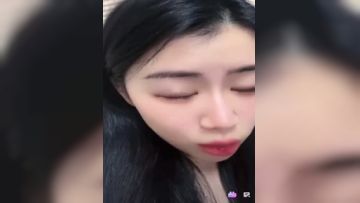 《疯狂抖音》美新娘5 美女喝高了洒酒疯耍的点大当街脱光光摆pose还跟jc动手(14)