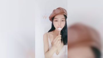 #葡萄姐姐_苗条身材清纯主播小妹收费房热舞道具自慰大秀