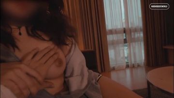 素人原创～报复出轨我闺蜜的男友～给他带顶绿帽子～约炮陌生男子～家里做爱并拍下视频给男友