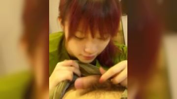 网络美女自拍作品小君系列之绿衣女孩高清视频六国语对白