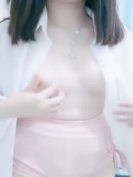 新人甜美红唇萌妹子小尺度全裸诱惑，掏出大白奶子揉捏，扭动热舞脱光光展示身材，聊聊天非常诱人