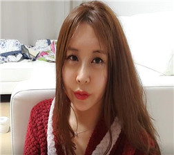 在家穿着睡衣诱惑.mp4