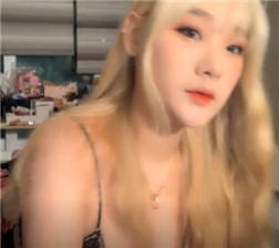 黄发美女小姐姐1