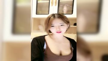 颜值高黄发纯洁小妹在家直播，跳舞摸摸胸_椅子上揉搓逼逼自慰诱惑。