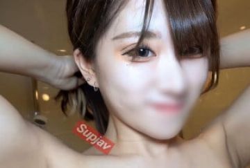 FC2PPV 3879805 【无】エッチなことが大好き！ドスケベでスレンダー美脚なピアノの先生とのハメ撮り！おじさんの精子を二回