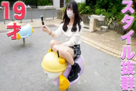 FC2-4542661FC2-4542661 19岁，造型出众，完全第一次拍，完全露脸！SEX、持