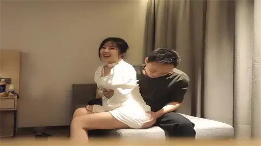 【步宾探花】甜美白裙极品妹，嫩穴湿透渴求粗大肉棒疯狂抽插！