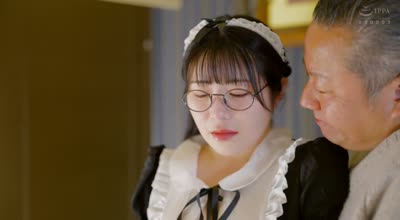 REAL-922绝对服从三名听话的性爱女仆经过无理的鸡巴训练后