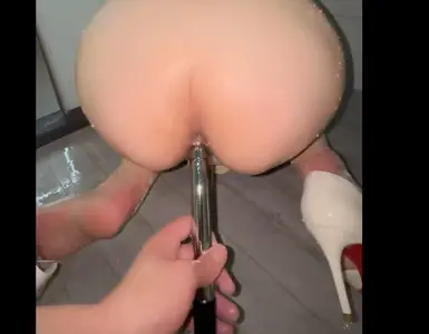 肛塞调教好利来上班的白虎骚逼给她洗干净后入爆操